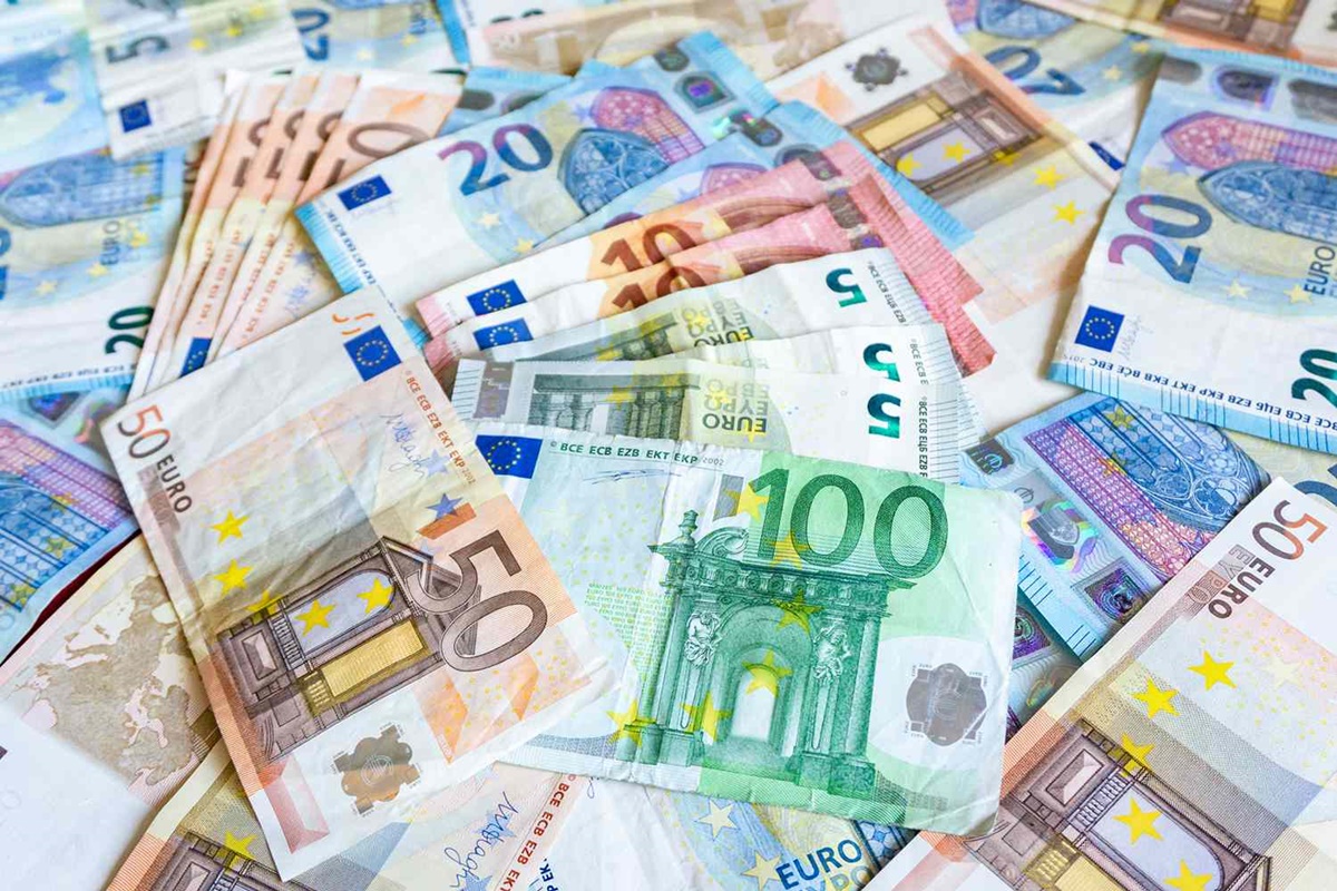 Curs valutar BNR 17 martie 2021. Record absolut pentru moneda euro, dolarul crește incredibil