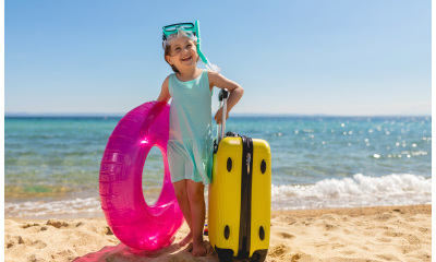 Ce ținute sunt potrivite pentru vacanța la mare a fetiței tale?