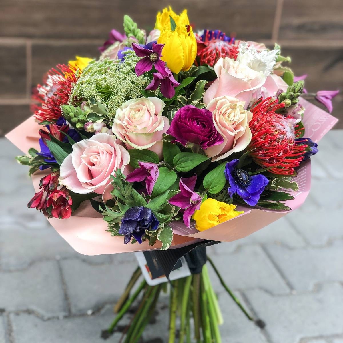 Lalele, frezii sau trandafiri Cum alegi buchetul perfect în funcție de personalitatea ei