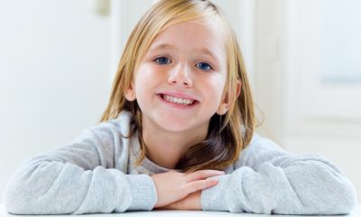 Când copilul mestecă doar pe o parte, detaliul merită observat
