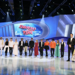 Concurenții și prezentatorii „Dansez pentru tine” pe scena emisiunii de la Pro TV, în timpul unei gale