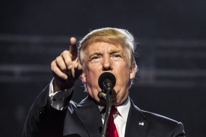 Donald Trump vorbind la un miting electoral în Statele Unite