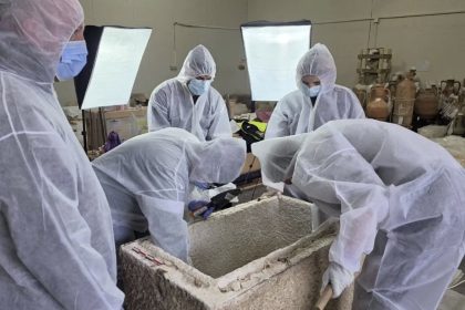 Sarcofag roman din piatră descoperit intact de arheologi în zona Flămânda din Constanța