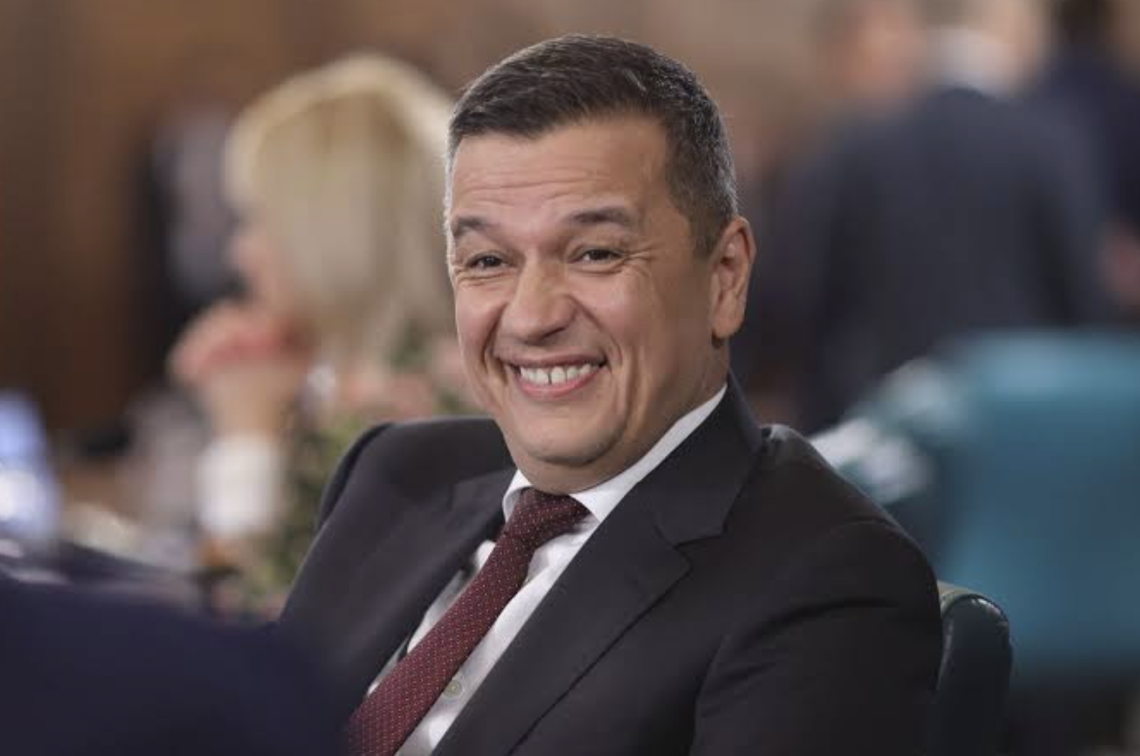 Palatul Victoria din București, sediul Guvernului României, ilustrând decizia PSD de a intra la guvernare în cabinetul Luca Niculescu